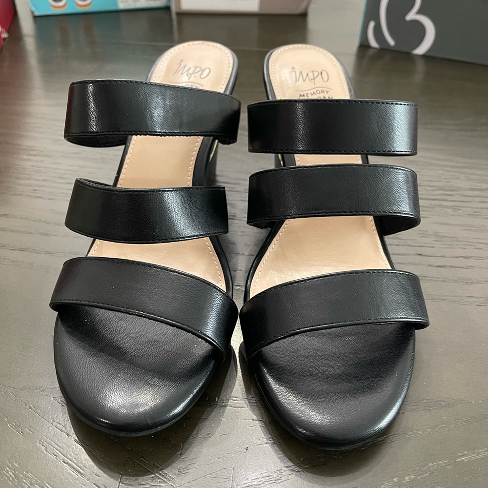 Impo memory foam Sandals Black /Gold new never worn size 9 1/2.